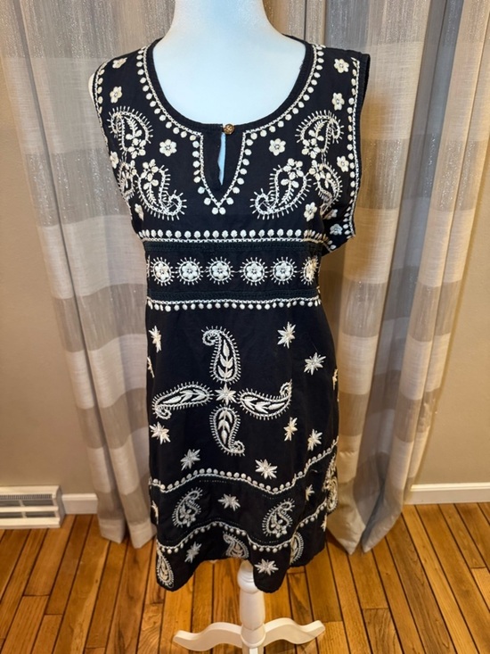 Nare Moda Dresses & Skirts - Sleeveless Black Mini Dress with White Embroidered Paisley Detail